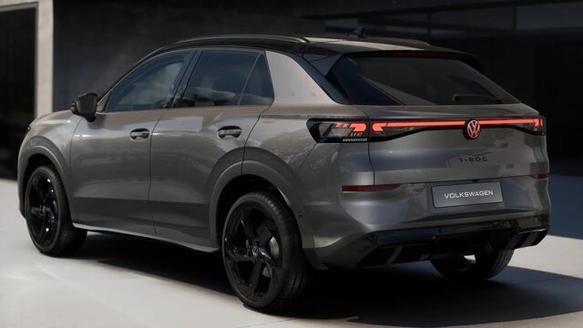 Volkswagen T-Roc 1.5 Hybrid 170 1AT R-Line Edition | 'App-Connect' draadloze smartphone integratie | 30,5 cm display met 2D en 3D weergave | Achterklep, elektrisch, met sensorgestuurde opening (Easy Open)