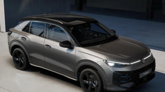 Volkswagen T-Roc 1.5 Hybrid 170 1AT R-Line Edition | 'App-Connect' draadloze smartphone integratie | 30,5 cm display met 2D en 3D weergave | Achterklep, elektrisch, met sensorgestuurde opening (Easy Open)