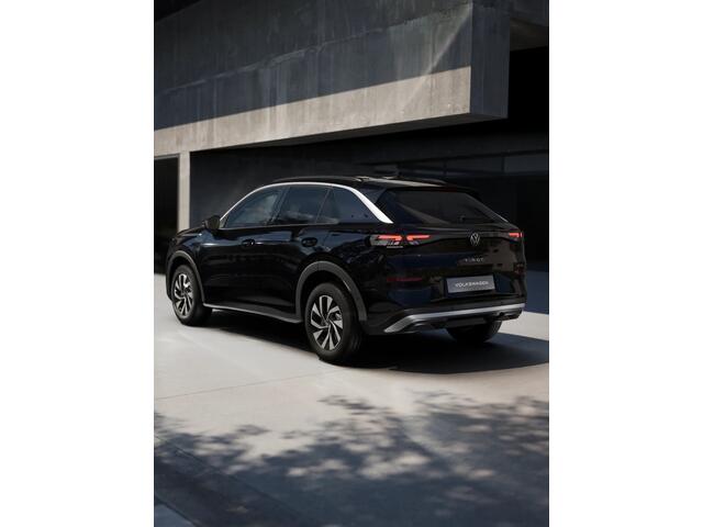 Volkswagen T-Roc 1.5 eTSI 116 7DSG Limited Edition | 'App-Connect' draadloze smartphone integratie | Automatische afstandsregeling (Adaptive Cruise Control) | Buitenspiegels elektrisch instel-, verwarm- en inklapbaar