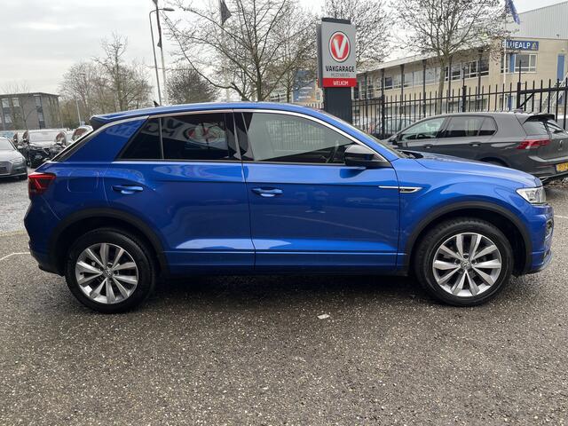 Volkswagen T-Roc 1.5 TSI Sport Business R-Line // FULL-LED // NAVI // CAMERA // APPLE CARPLAY- ANDROID AUTO // ELEK. ACHTERKLEP // ADAPTIVE CRUISE //