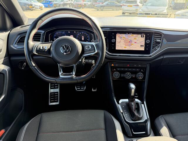 Volkswagen T-Roc 1.5 TSI Sport R-Line Trekhaak Carplay Achteruitrijcamera 4S Banden Stoelverwarming