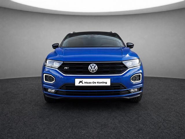Volkswagen T-Roc 1.5 TSI 150pk DSG Sport Business R · Panoramadak · Camera · Keyless · Apple/Android Car Play · Navigatie · P-Sensoren ·