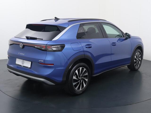 Volkswagen T-Roc Life First Edition 1.5 eTSI 85 kW / 116 PK DSG | Comfort pakket | LED Plus verlichting met lichtstrip in grille & verlichte logo's |