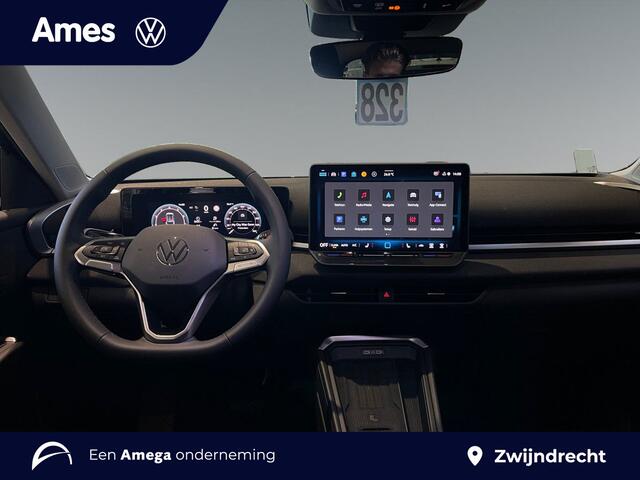Volkswagen T-Roc 1.5 eTsi Life First Edition 116PK | Trekhaak | Side assist | Stuurverwarming