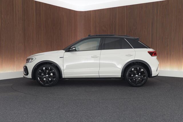 Volkswagen T-Roc 1.5 TSI 150pk DSG R-Line Business+ Black Style Trekhaak Camera IQ.Light Panoramadak Virtual Cockpit Navigatie