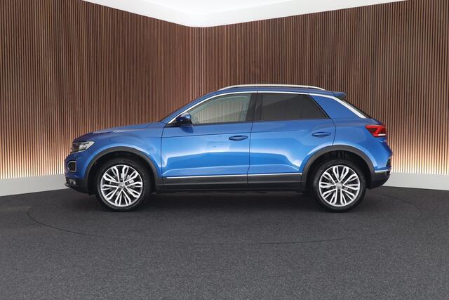 Volkswagen T-Roc 1.5 TSI 150pk DSG Sport Trekhaak Stoelverwarming Camera Keyless Stoelverwarming Navigatie