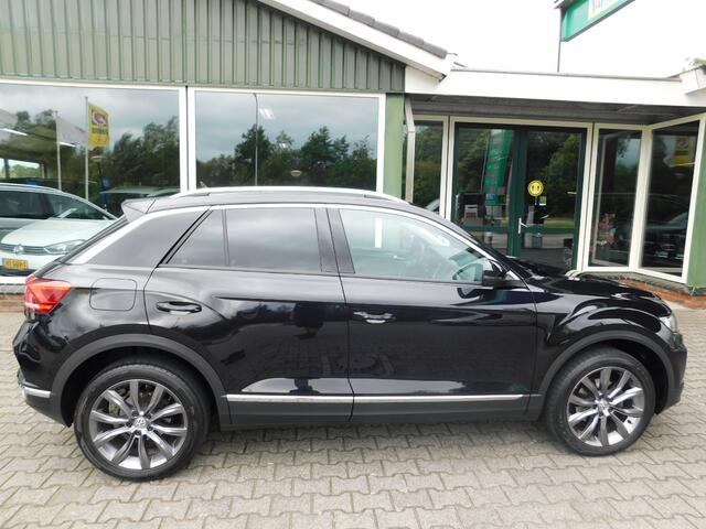 Volkswagen T-Roc 1.5TSI 150PK DSG SPORT!! All-in Prijs! Trekhaak!