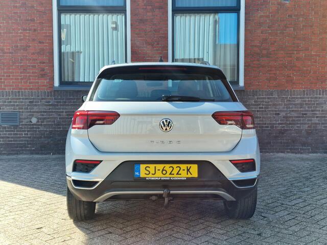 Volkswagen T-Roc 1.5 TSI Sport | TREKHAAK |