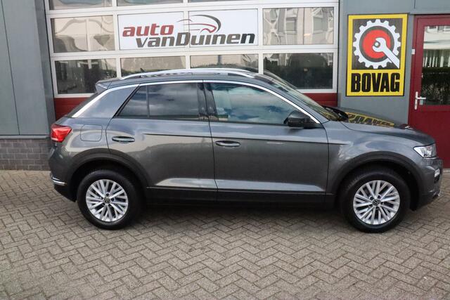 Volkswagen T-Roc 1.0 TSI Style Business O.a: Trekhaak, PDC, ACC, Clima, Navi, Camera, Etc. All-in prijs!