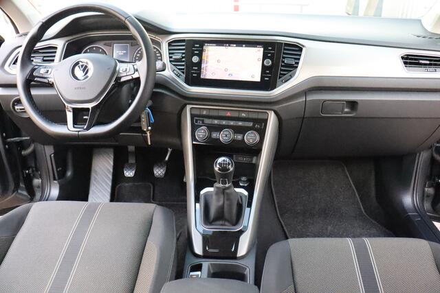 Volkswagen T-Roc 1.0 TSI Style Business O.a: Trekhaak, PDC, ACC, Clima, Navi, Camera, Etc. All-in prijs!