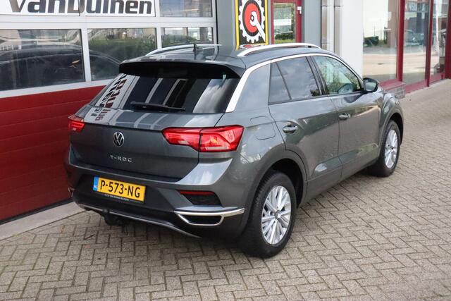 Volkswagen T-Roc 1.0 TSI Style Business O.a: Trekhaak, PDC, ACC, Clima, Navi, Camera, Etc. All-in prijs!