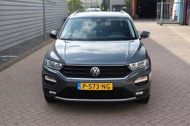 Volkswagen T-Roc 1.0 TSI Style Business O.a: Trekhaak, PDC, ACC, Clima, Navi, Camera, Etc. All-in prijs!