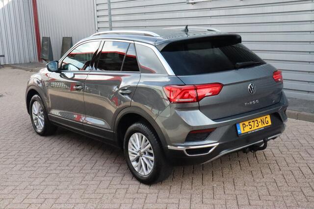 Volkswagen T-Roc 1.0 TSI Style Business O.a: Trekhaak, PDC, ACC, Clima, Navi, Camera, Etc. All-in prijs!