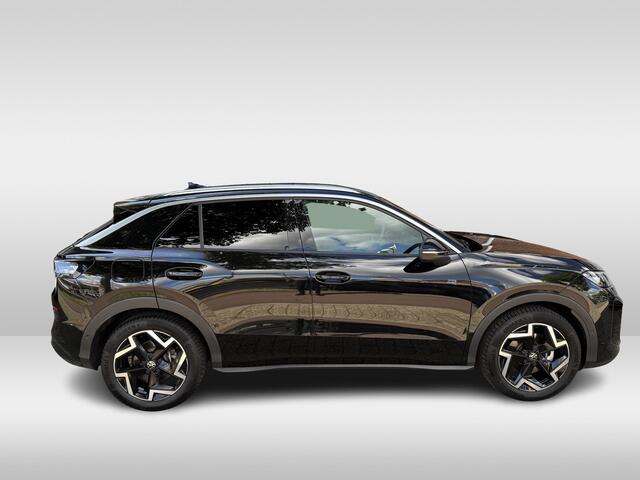 Volkswagen T-Roc 1.5 eTsi R-Line First Edition | lighting pakket | 18 inch all season | stoelverwarming | iq led & matrix verlichting |