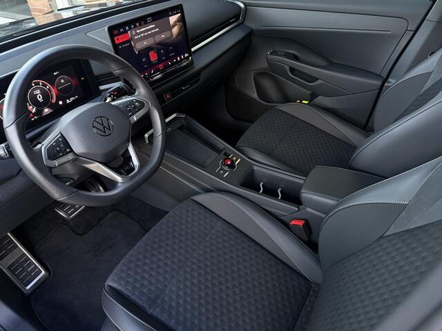 Volkswagen T-Roc 1.5 eTsi R-Line First Edition | lighting pakket | 18 inch all season | stoelverwarming | iq led & matrix verlichting |