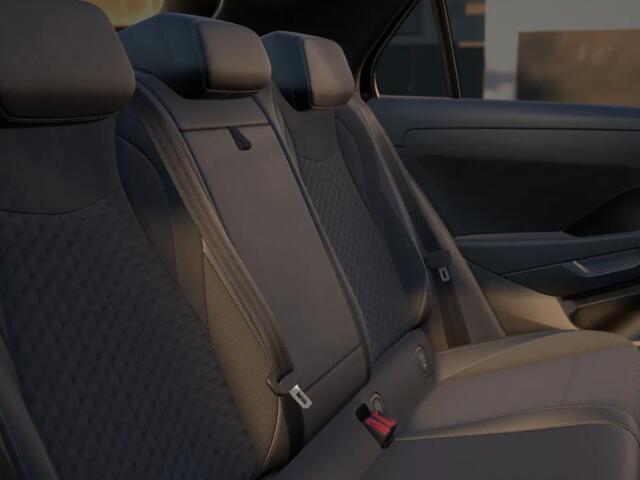 Volkswagen T-Roc R-Line Edition 1.5 Hybrid 170 PK 7 versn. DSG · Black Style Pakket · Trekhaak ·