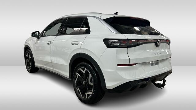 Volkswagen T-Roc 1.5 ETSI 150PK R-LINE DSG7 | Trekhaak | El. achterklep | Camera | Cruise Adaptief