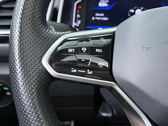 Volkswagen T-Roc 1.5 TSI R-Line | 150 PK | Automaat | Achteruitrijcamera | Panoramadak | Matrix LED | Keyless Entry | Navigatiesysteem | Climate control | Sfeerverlichting | Apple Carplay / Android Auto |