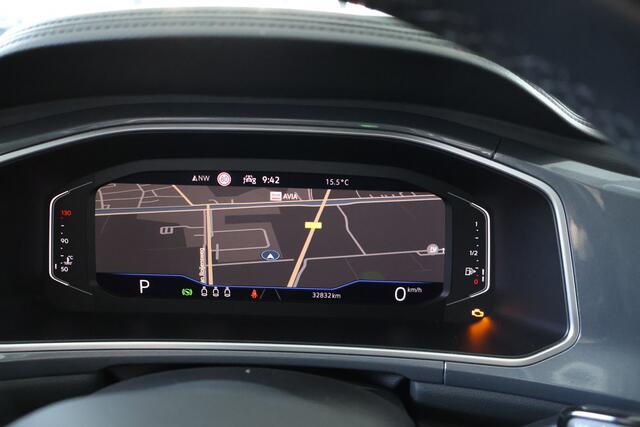 Volkswagen T-Roc 1.5 TSI Life Business, Keyless, ACC, IQlight, Trekhaak
