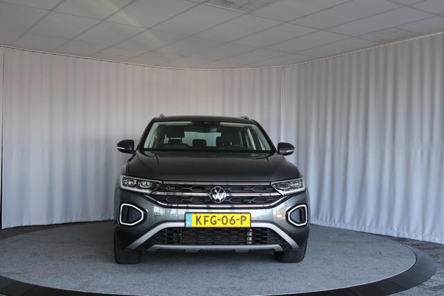 Volkswagen T-Roc 1.5 TSI Life Business, Keyless, ACC, IQlight, Trekhaak