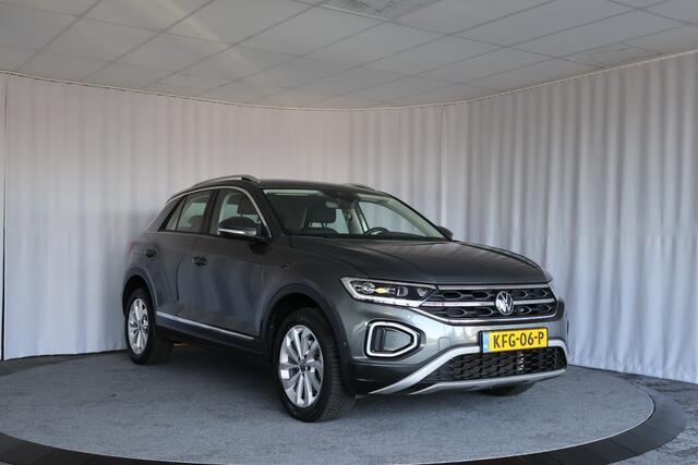 Volkswagen T-Roc 1.5 TSI Life Business, Keyless, ACC, IQlight, Trekhaak