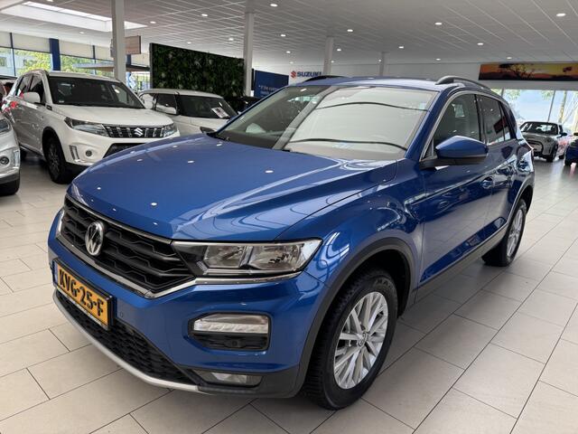 Volkswagen T-Roc 1.5 TSI Style [ AUTOMAAT I CAMERA I ELEK. KLEP I TREKHAAK I ADAPT. CRUISE ]
