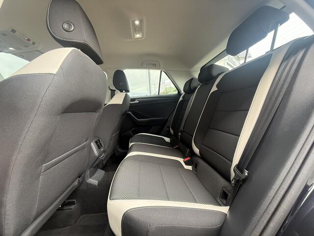 Volkswagen T-Roc 1.5 TSI Sport NAV/CAM,LED,KEYLESS,ACC