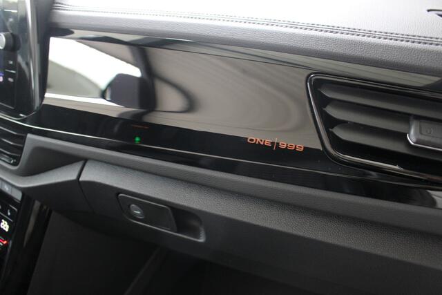 Volkswagen T-Roc Cabrio 1.5 TSI R-Line Karmann Blackstyle Leder | IQ-Light | Navigatie | Dodehoekassistent | Parkeercamera