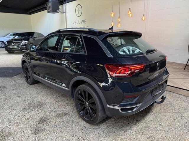 Volkswagen T-Roc 1.5 TSI Sport | DSG | Blind Spot | Keyless | Camera | Viritual Dash | Adaptive | Trekhaak |
