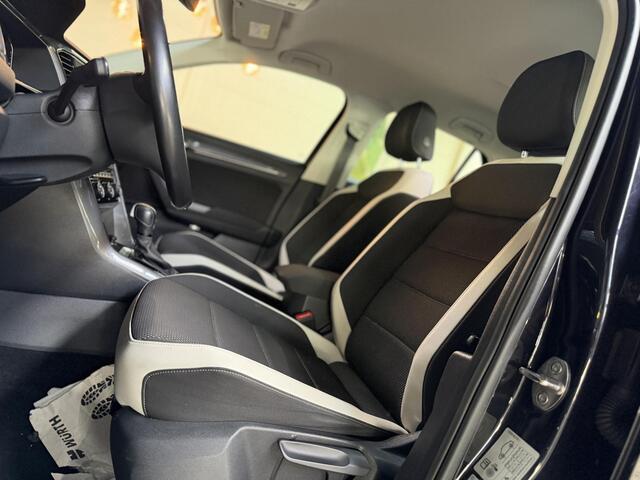 Volkswagen T-Roc 1.5 TSI Sport | DSG | Blind Spot | Keyless | Camera | Viritual Dash | Adaptive | Trekhaak |