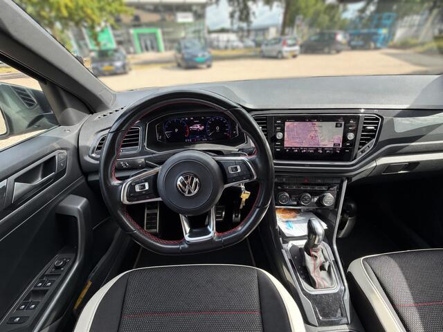 Volkswagen T-Roc 1.5 TSI Sport | DSG | Stoelverwarming | Adaptive Cruise Control | Camera | Trekhaak | Navigatie | LED | Grootlichtassistent | Climate Control | Digitale Tellers | Elektrische Achterklep