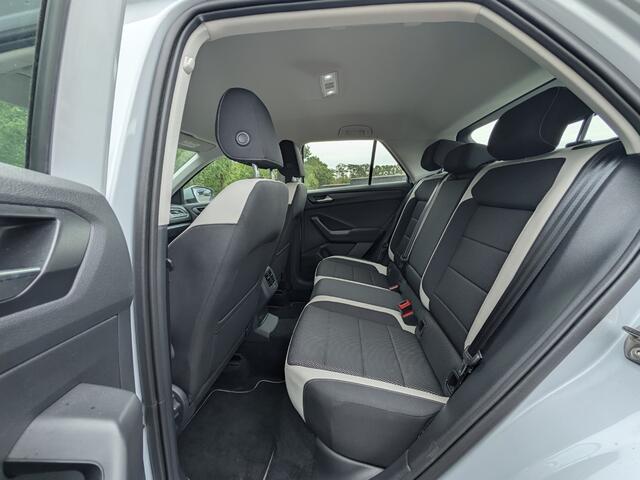 Volkswagen T-Roc 1.5 TSI | 150PK | SPORT | LED | Camera | Virtual | ECC | ACC | Halfleer | App conn.