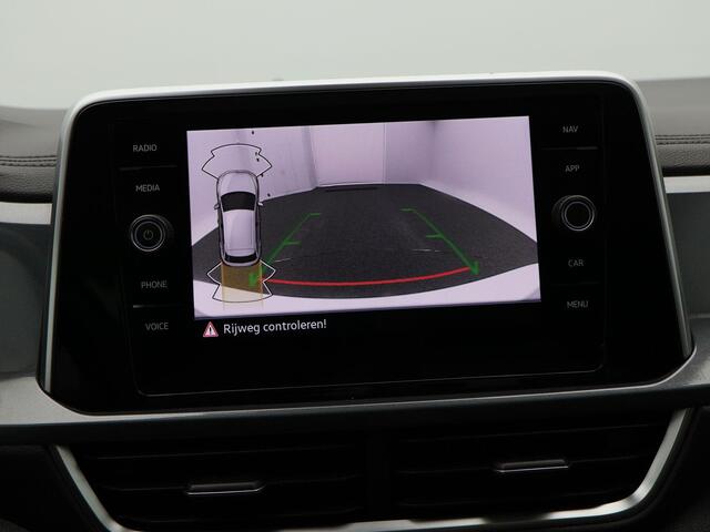 Volkswagen T-Roc 1.5 TSi 150 Pk Automaat Style | Carplay | IQ.Light LED | Panoramadak | Virtual Cockpit | Adaptive Cruise | 17 Inch
