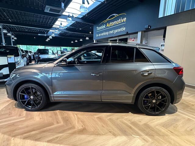 Volkswagen T-Roc Volkswagen T-Roc 2.0 TSI 4-Motion R-Line Pano, Keyless 300 PK Zeldzaam op de markt. Bizar snel. Vol opties. Pure liefhebbersauto.