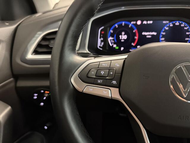 Volkswagen T-Roc 1.5 TSI Style | Adaptive cruise | IQ light | Standkachel | Keyless | Digidash | Achteruitrijcamera | Clima | Stoelverwarming |