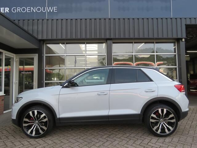 Volkswagen T-Roc 1.5 TSI 150pk DSG-aut. SPORT / 19 Inch / Trekhaak / Carplay / Stoelverw. / Adap.cruise / BOVAG garantie
