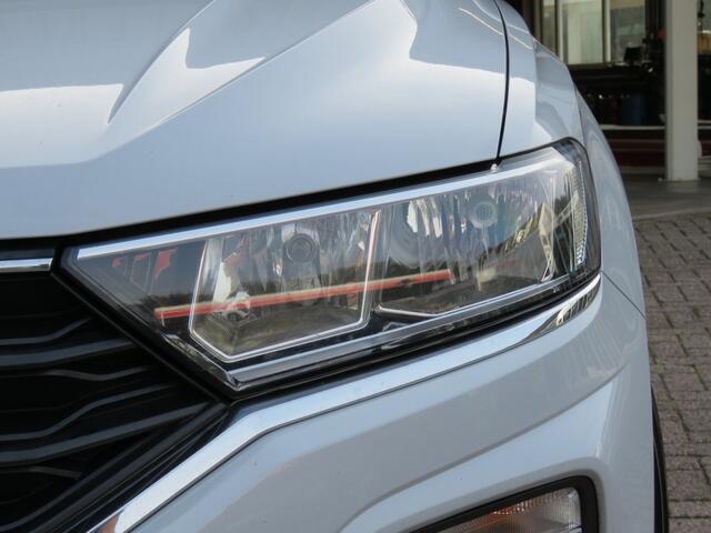 Volkswagen T-Roc 1.5 TSI 150pk DSG-aut. SPORT / 19 Inch / Trekhaak / Carplay / Stoelverw. / Adap.cruise / BOVAG garantie
