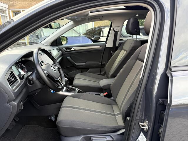 Volkswagen T-Roc 1.5 TSI Style Business Panoramadak, Stoelverwarming, App Connect