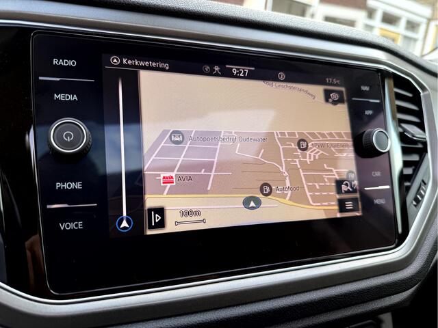 Volkswagen T-Roc 1.5 TSI Style Business Panoramadak, Stoelverwarming, App Connect