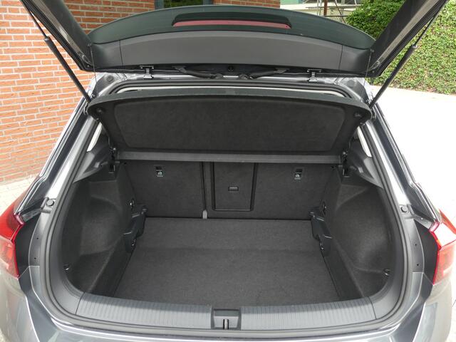 Volkswagen T-Roc 1.0 TSI Life Business / ACC / Camera / Stoelverw.