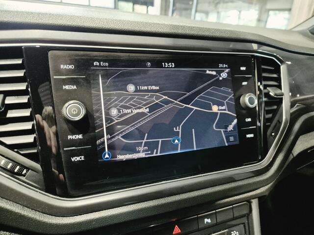 Volkswagen T-Roc 1.5 TSI Sport Business R Panorama | Camera | LED | Trekhaak | Zeer nette auto
