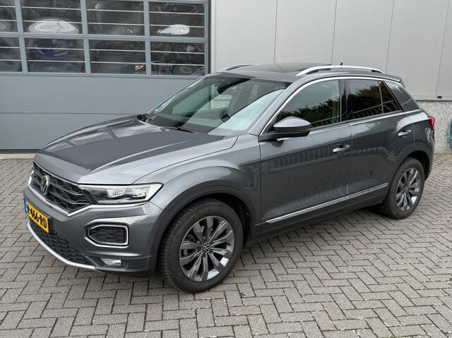 Volkswagen T-Roc 1.5 TSI SPORT Panorama Schuifdak Trekhaak Winter Camera etc