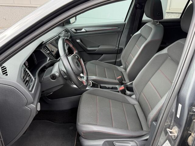 Volkswagen T-Roc 1.5 TSI SPORT Panorama Schuifdak Trekhaak Winter Camera etc