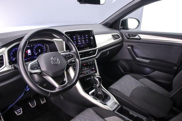 Volkswagen T-Roc 1.0 TSI Life 110pk, Trekhaak, Adaptive cruise control, Stoelverwarming, Matrix LED koplampen, Navigatie, Climate control, App-connect, Parkeersensoren, Virtual cockpit, DAB-radio, Airco