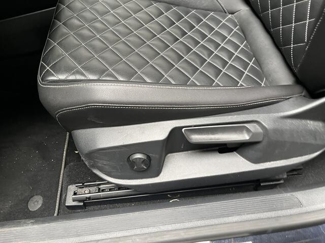 Volkswagen T-Roc Cabrio 1.5 TSI R-Line / AUTOMAAT/ LEER/ 2X R-LINE/ CAMERA/ APP-CONNECT/ ACC/ STUUR+STOELVERWARM./ DODEHOEK/ KEYLESS/ DIGITAL DASH/ RIJ-MODI/ NAVI/ DAB/ CLIMA/ IQ.LIGHT/ 18'' LMV