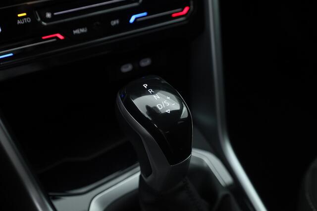 Volkswagen T-Roc 1.5 TSI 150pk DSG | Afn. Trekhaak | Navi | Apple CarPlay | PDC V+A | Stoelverw. | LED | Adapt. Cruise