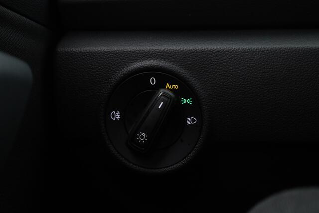 Volkswagen T-Roc 1.5 TSI 150pk DSG | Afn. Trekhaak | Navi | Apple CarPlay | PDC V+A | Stoelverw. | LED | Adapt. Cruise