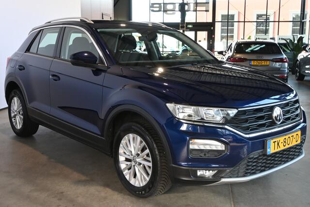Volkswagen T-Roc 1.0 TSI Style Clima Adaptieve cruise Navigatie PDC Licht metaal Inruil mogelijk