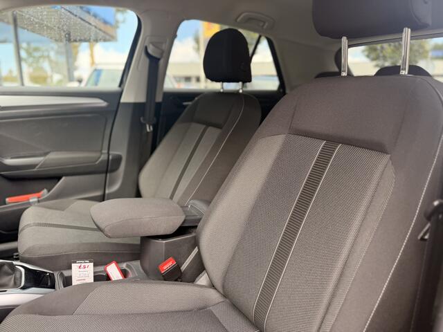 Volkswagen T-Roc 1.5 TSI Life Edition | Camera | Virtual cockpit