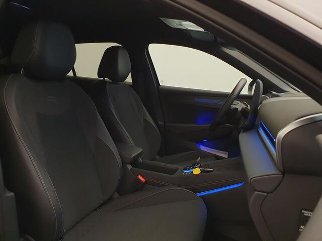 Volkswagen T-Roc 1.5 eTSI 150pk DSG/AUT R-Line Wegklapbare trekhaak, Camera
